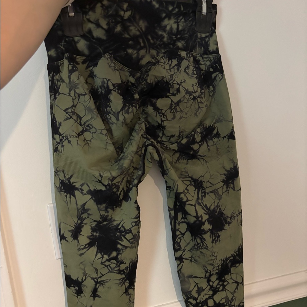 Scrunch butt tye dye leggings